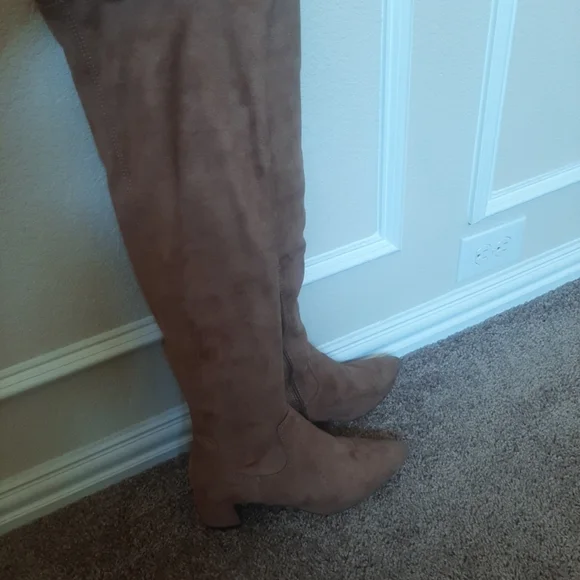 Rialto Brown Over the Knee Boots - Picture 9 of 13